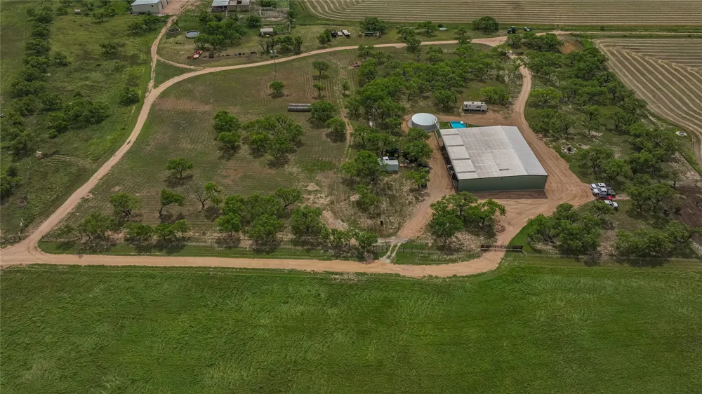 1250 County Rd 419 Rochelle, TX 76872