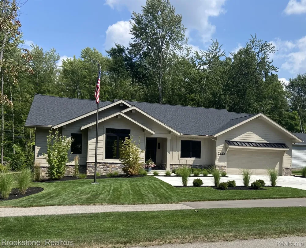 3440 Squirrel Road Auburn Hills City, MI 48326