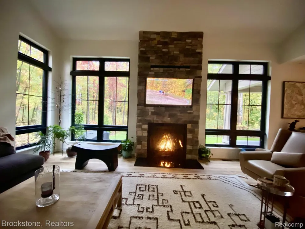 3440 Squirrel Road Auburn Hills City, MI 48326