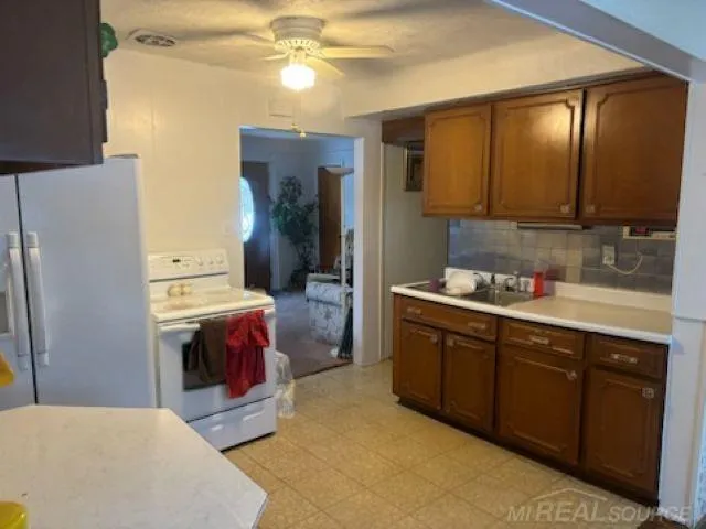 19910 Parkside Street St Clair Shores City, MI 48080