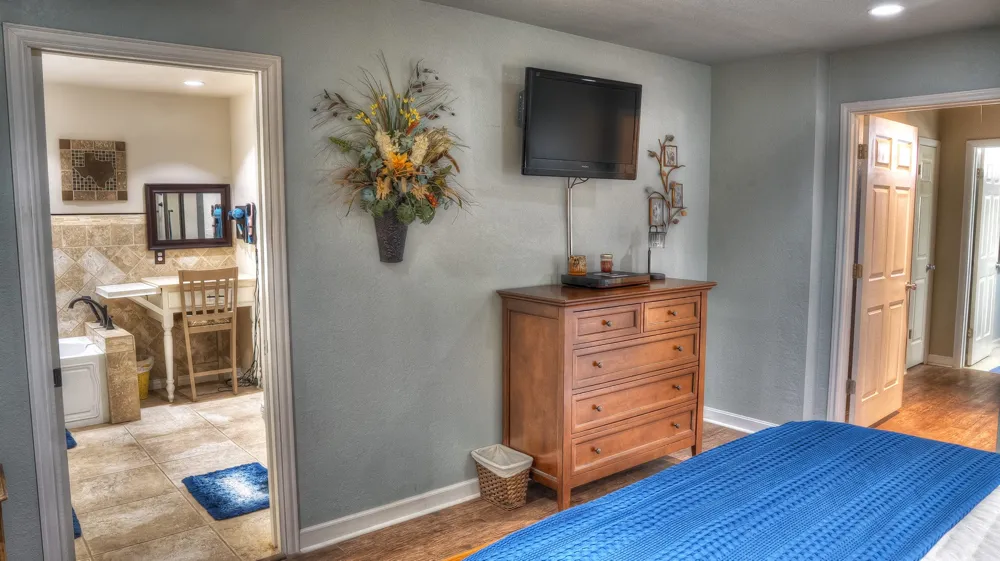 187 ROY CHISUM ROAD Leakey, TX 78873
