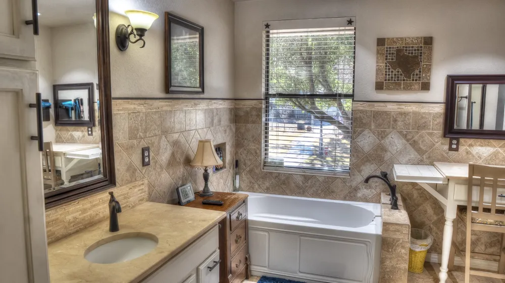 187 ROY CHISUM ROAD Leakey, TX 78873