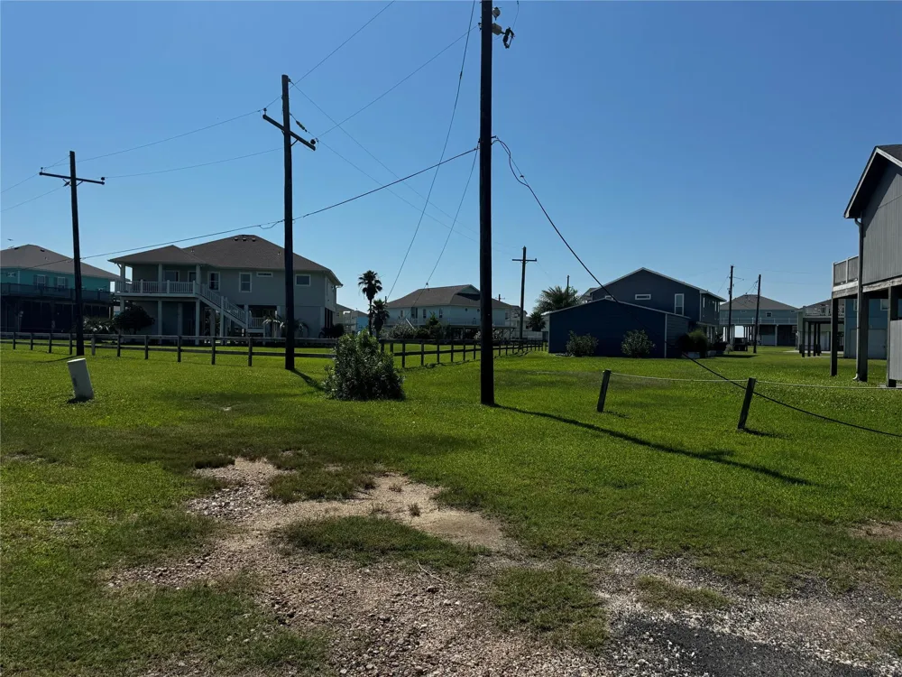 3113 Diane Crystal Beach, TX 77650