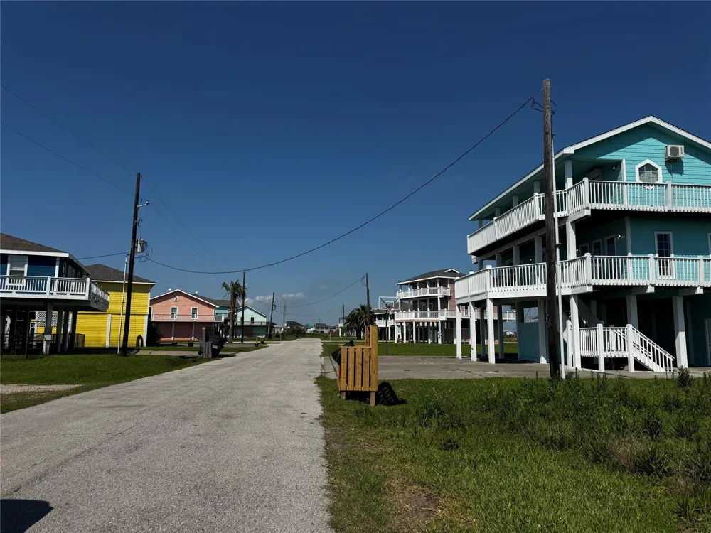 3113 Diane Crystal Beach, TX 77650