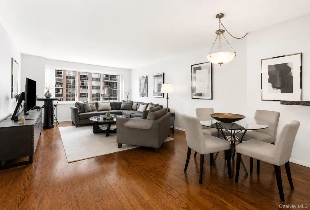 300 E 59th Street #1903 New York (Manhattan), NY 10022