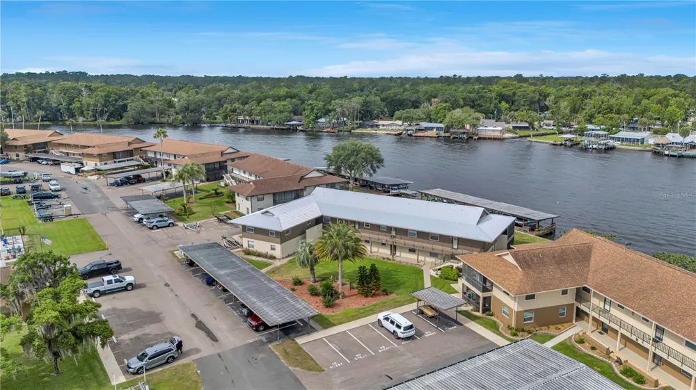 1640 JUNO TRAIL #205C Astor, FL 32102
