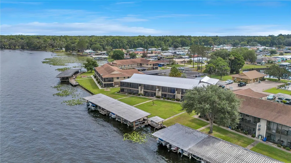 1640 JUNO TRAIL #205C Astor, FL 32102