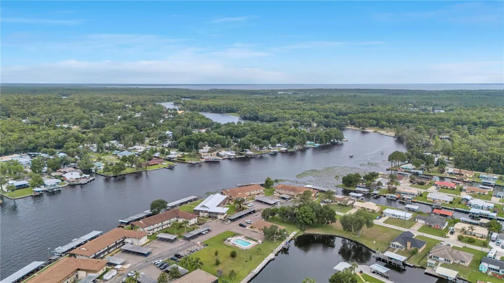 1640 JUNO TRAIL #205C Astor, FL 32102