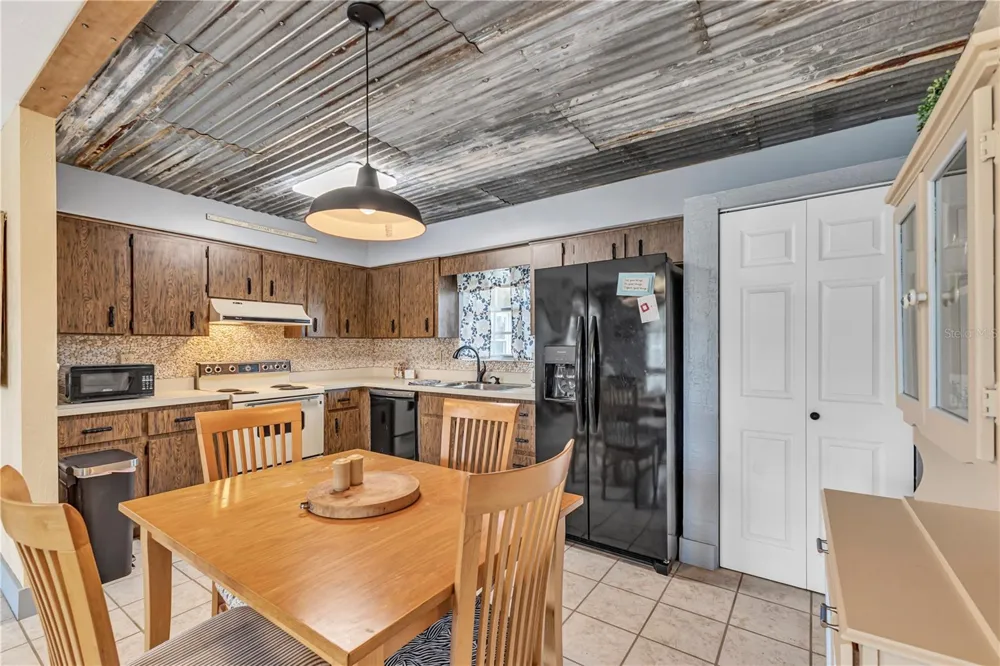 1640 JUNO TRAIL #205C Astor, FL 32102