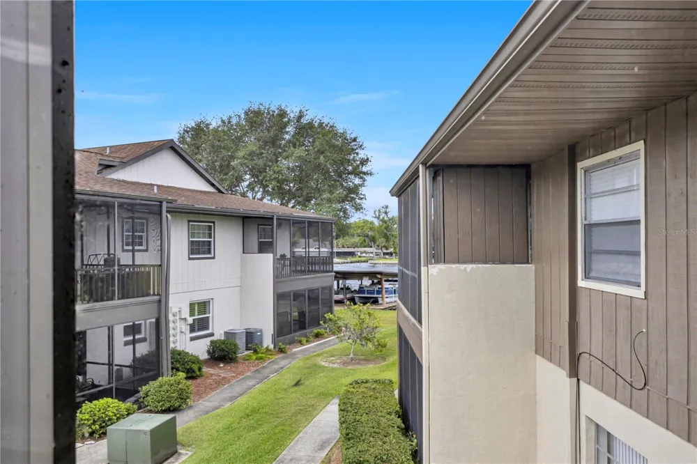 1640 JUNO TRAIL #205C Astor, FL 32102