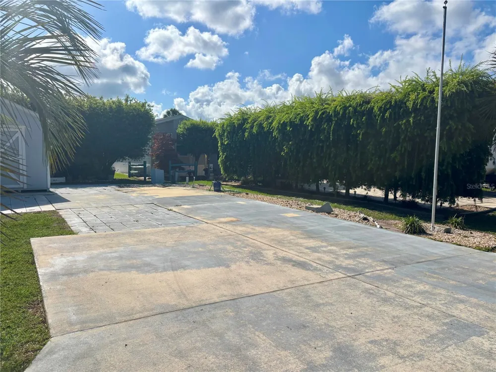 3273 NE 102ND AVENUE ROAD Silver Springs, FL 34488