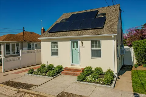 23 Garden City Avenue