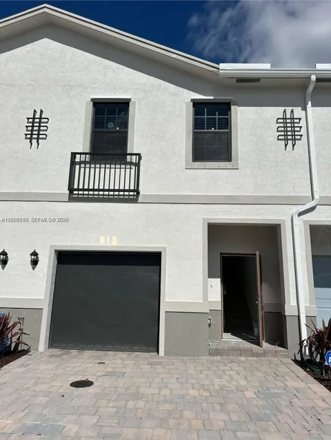 853 SW 12th St