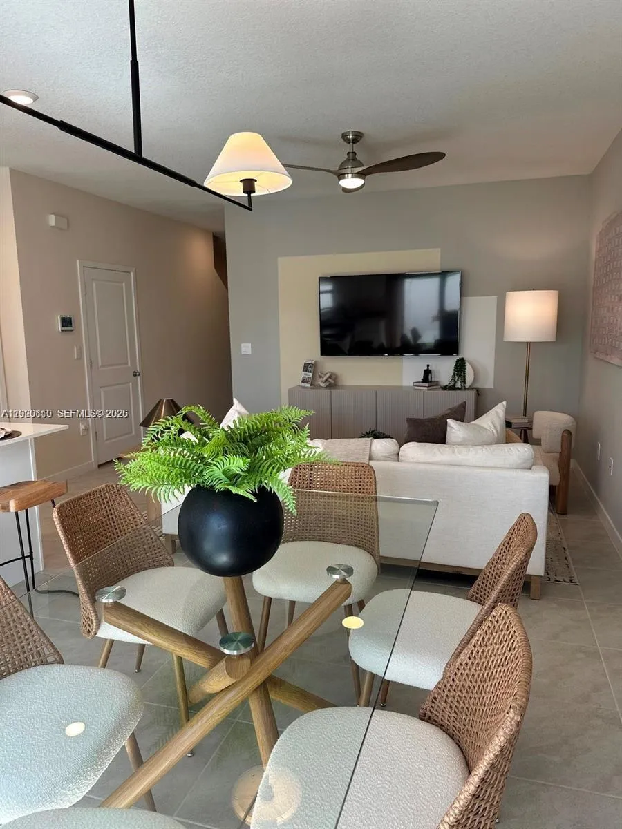 853 SW 12th St Florida City, FL 33034
