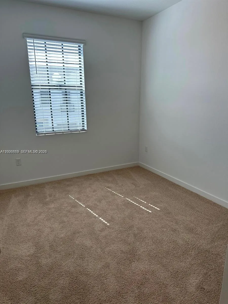 853 SW 12th St Florida City, FL 33034