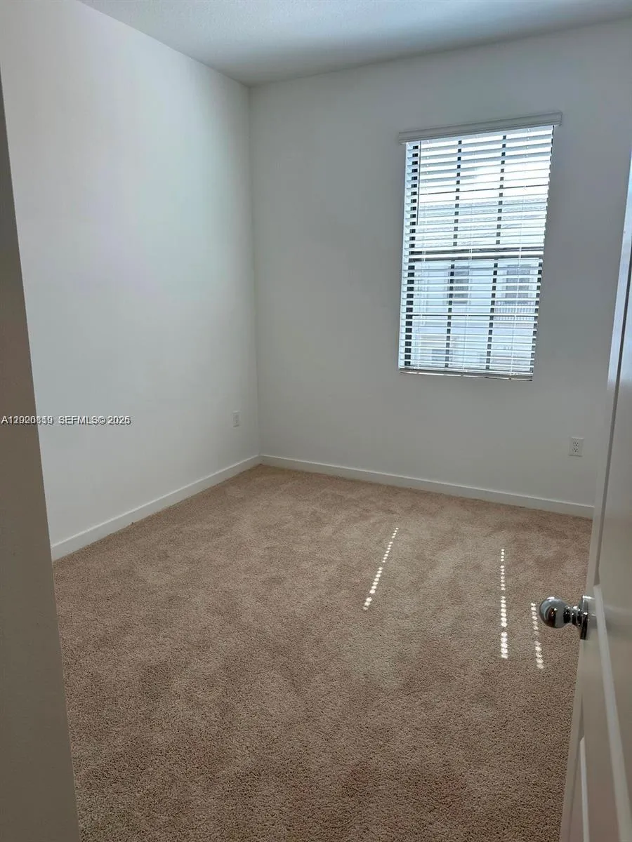 853 SW 12th St Florida City, FL 33034
