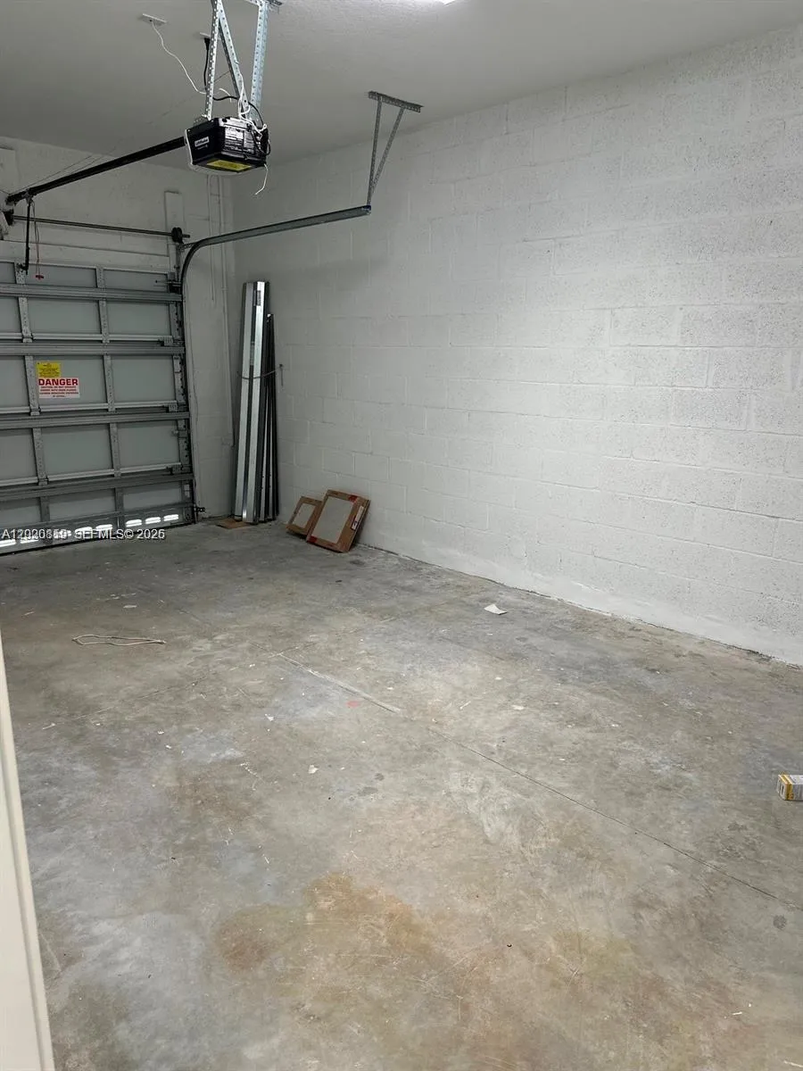 853 SW 12th St Florida City, FL 33034