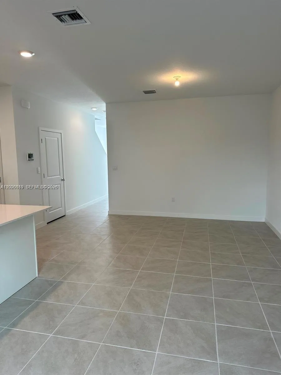 853 SW 12th St Florida City, FL 33034