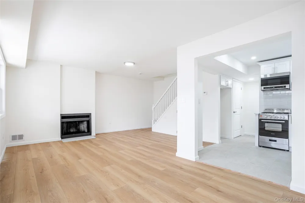 33 Marc Street Staten Island, NY 10314