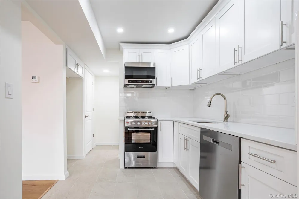 33 Marc Street Staten Island, NY 10314