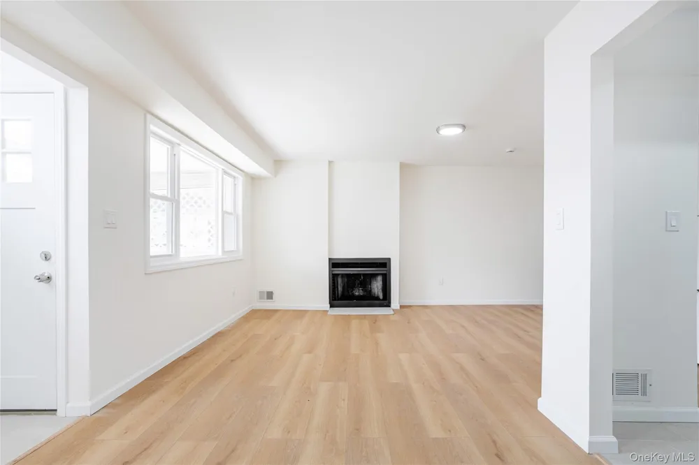 33 Marc Street Staten Island, NY 10314