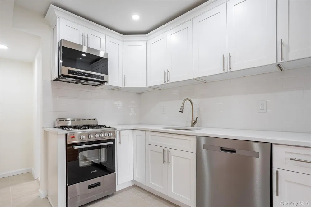 33 Marc Street Staten Island, NY 10314