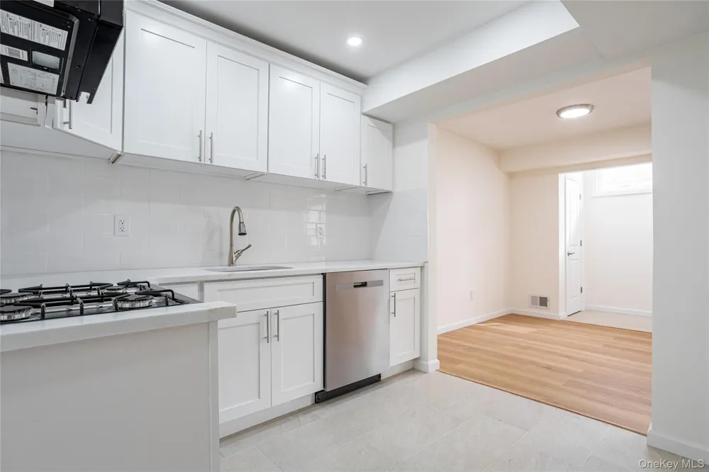 33 Marc Street Staten Island, NY 10314