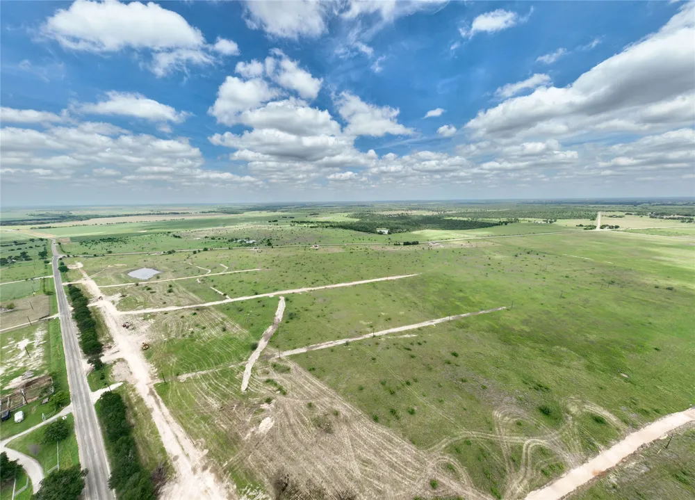18 CR 473 Thrall, TX 76578