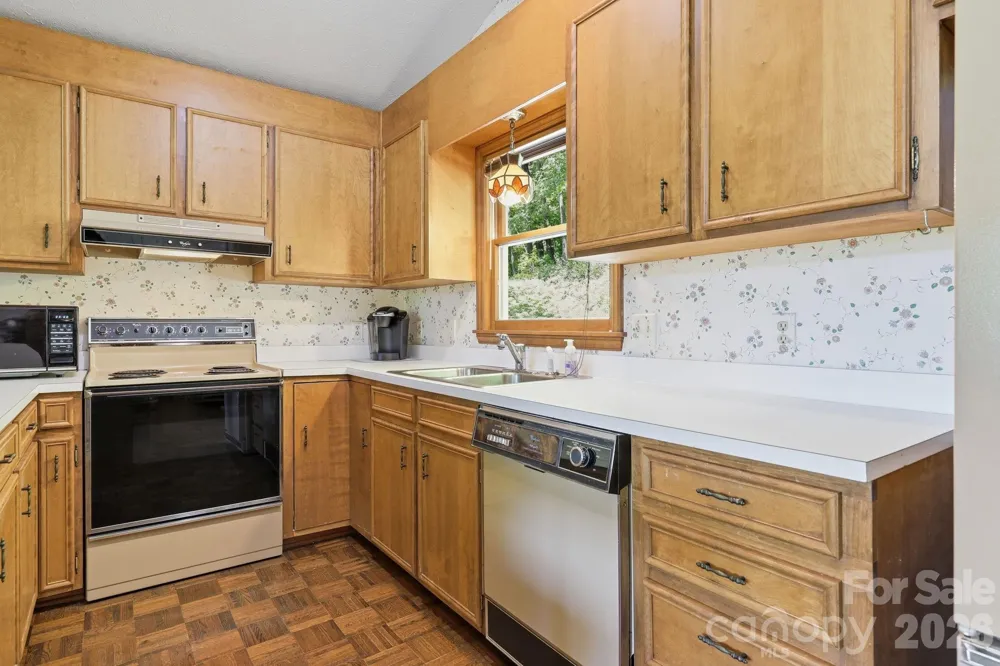 169 Sleepy Hollow Lane Canton, NC 28716