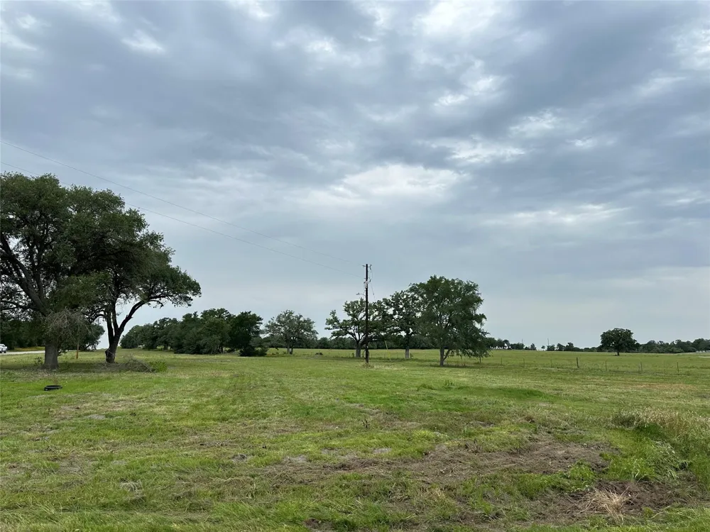 4903 Fm 180 Ledbetter, TX 78946