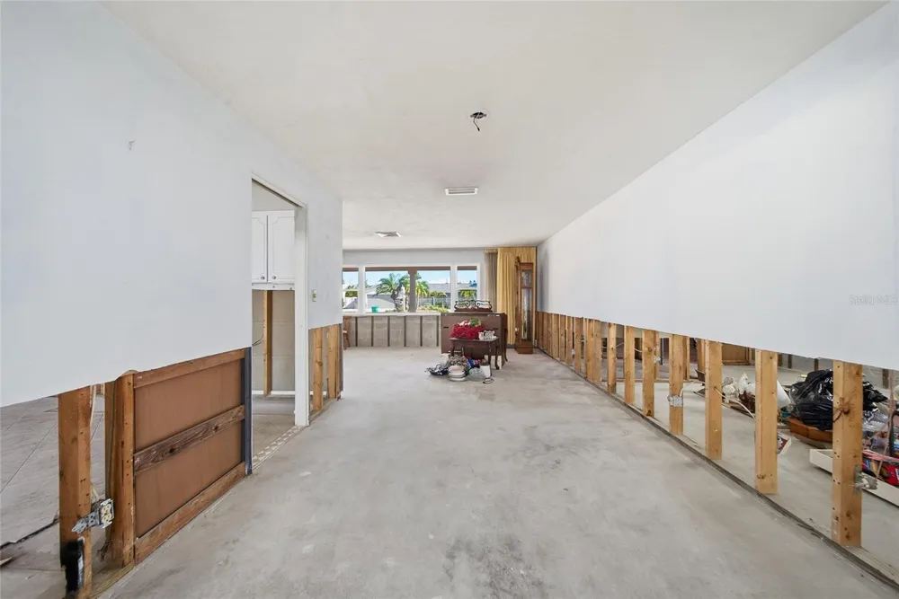 4 BELLEVUE DRIVE Treasure Island, FL 33706