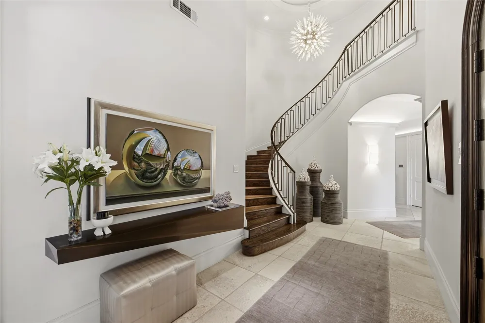 9525 Alva Court Dallas, TX 75220