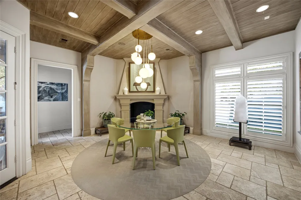 9525 Alva Court Dallas, TX 75220