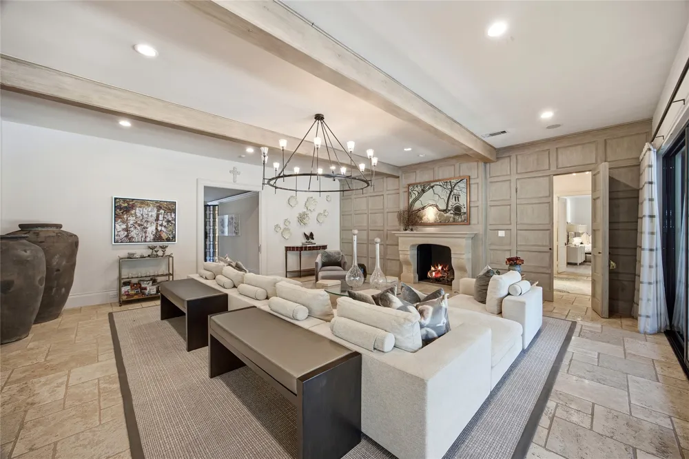 9525 Alva Court Dallas, TX 75220