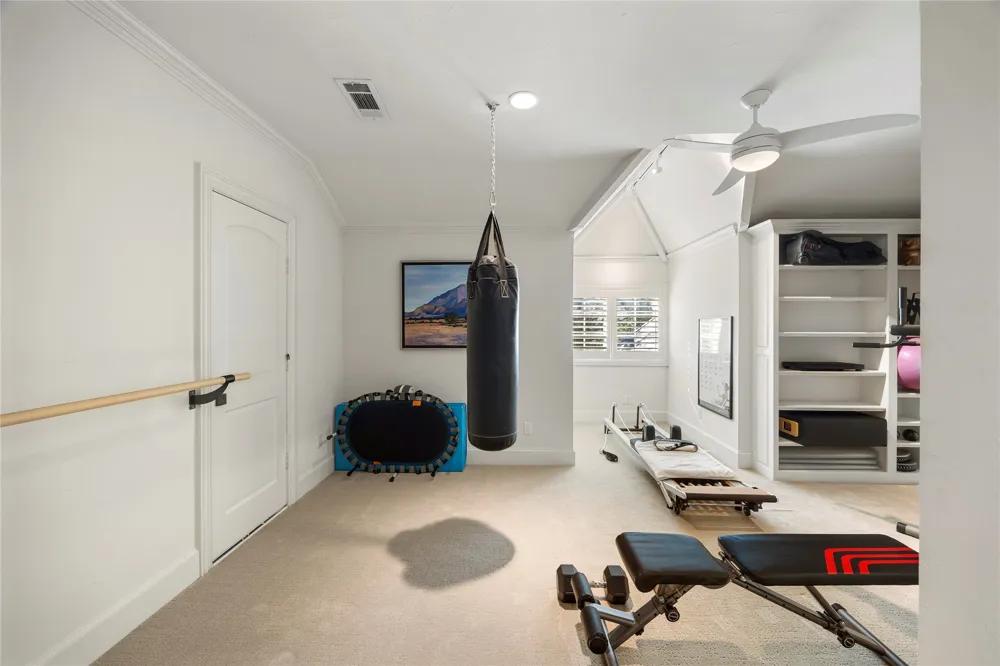 9525 Alva Court Dallas, TX 75220
