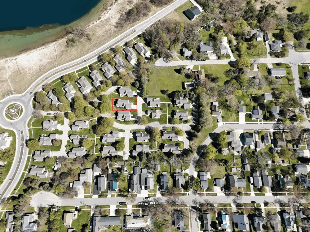 10 Cottage Lane Manistee, MI 49660