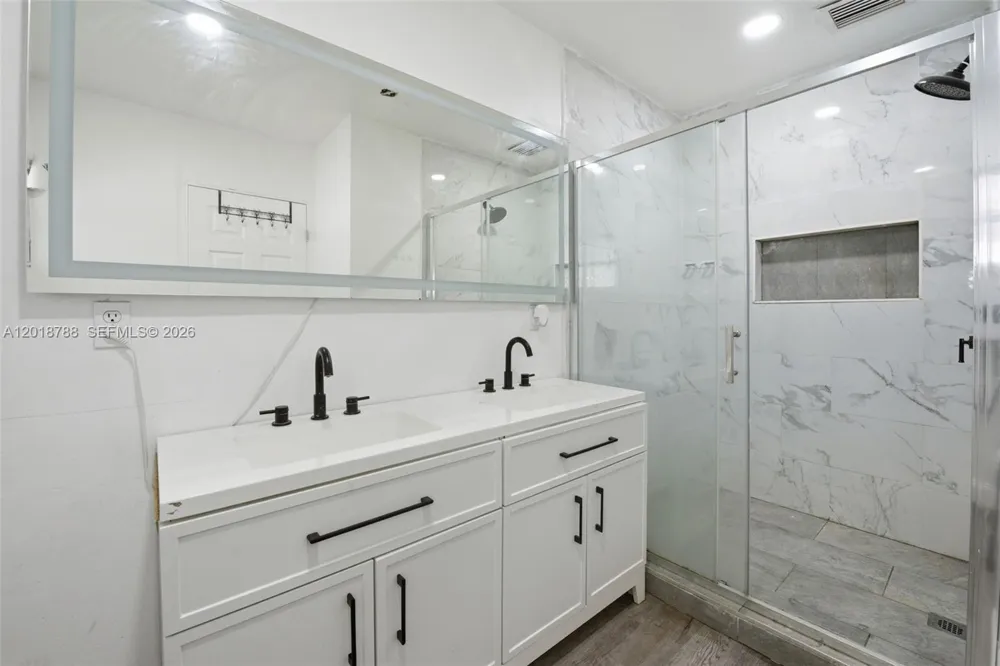 4621 SW 31st Dr West Park, FL 33023