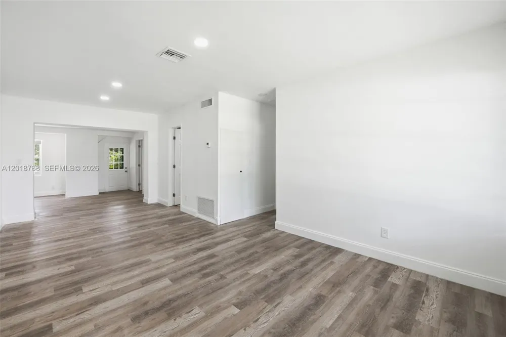 4621 SW 31st Dr West Park, FL 33023