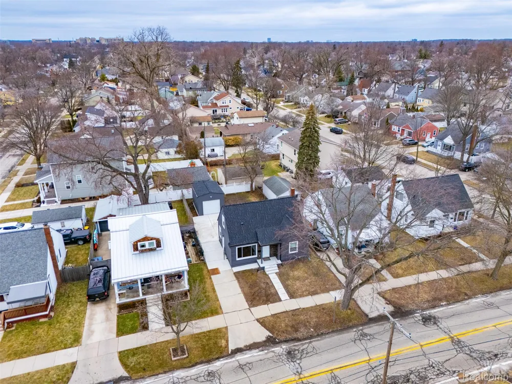3050 Catalpa Drive Berkley City, MI 48072