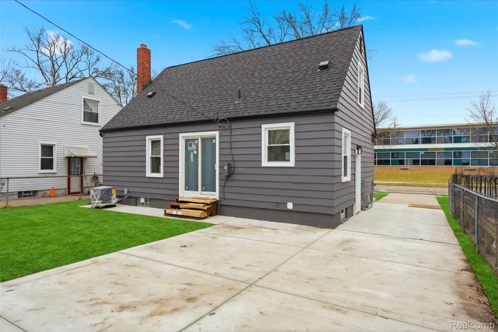 3050 Catalpa Drive Berkley City, MI 48072