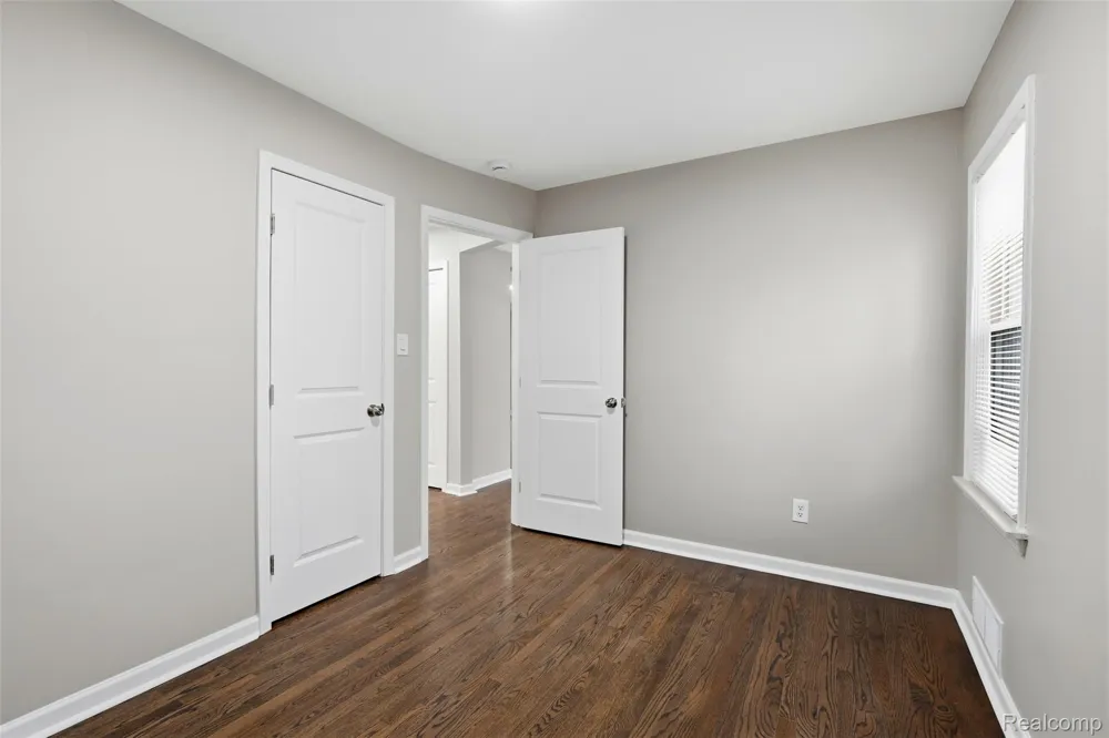 3050 Catalpa Drive Berkley City, MI 48072
