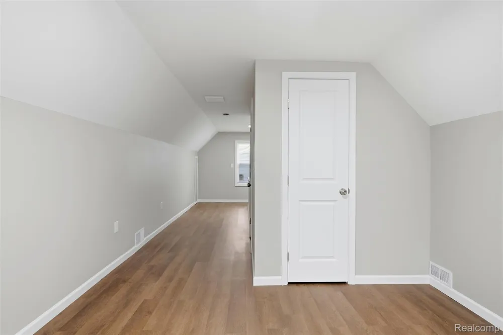 3050 Catalpa Drive Berkley City, MI 48072