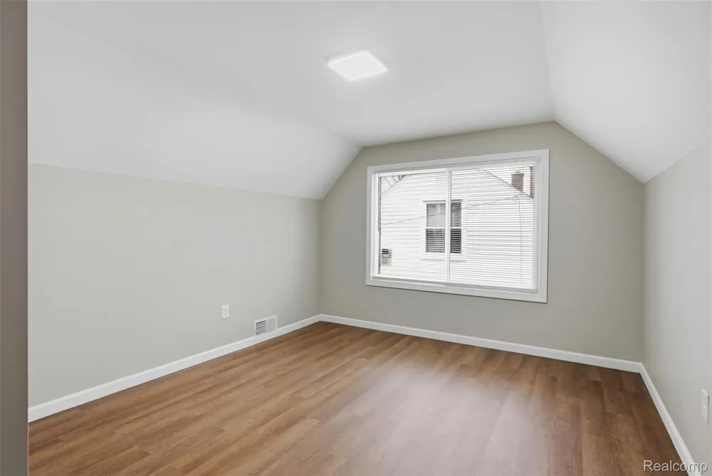 3050 Catalpa Drive Berkley City, MI 48072