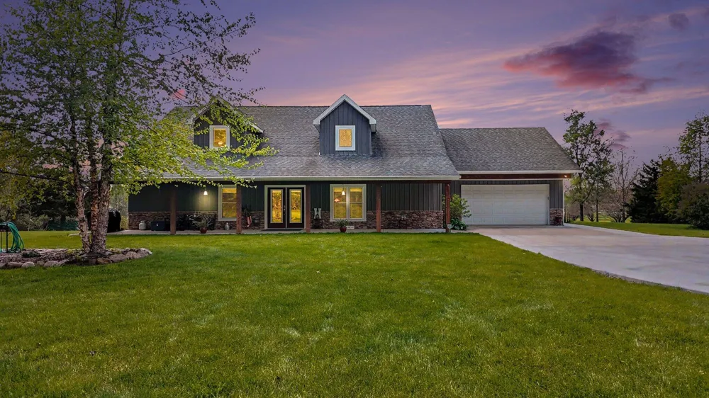 7572 Tucker Lane Leoni Township, MI 49201