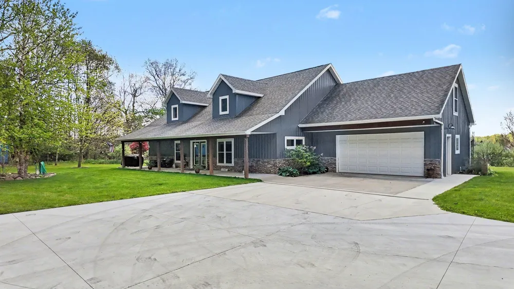 7572 Tucker Lane Leoni Township, MI 49201