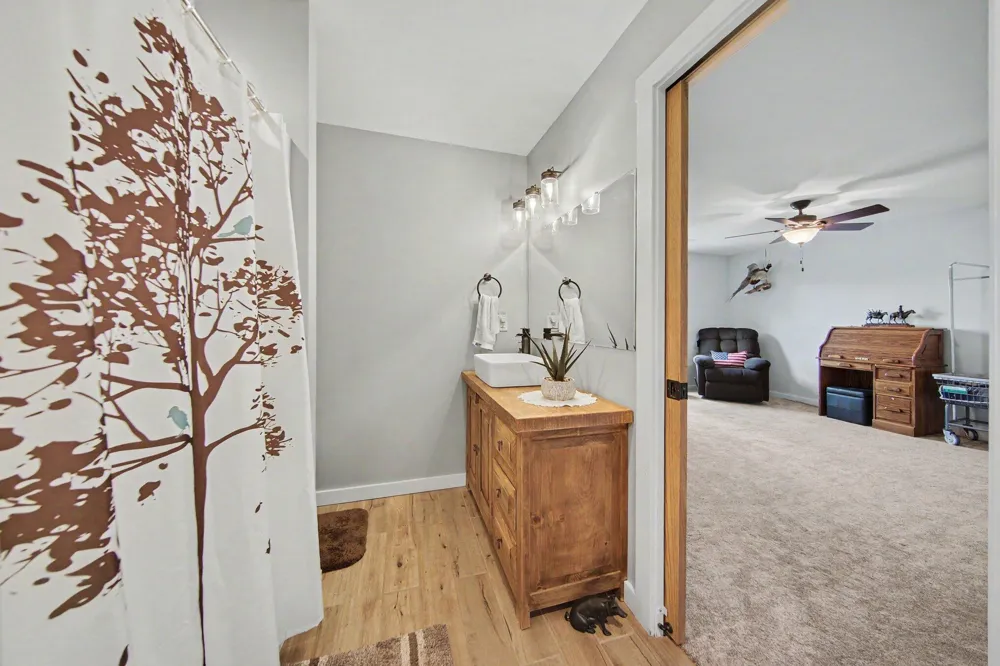 7572 Tucker Lane Leoni Township, MI 49201