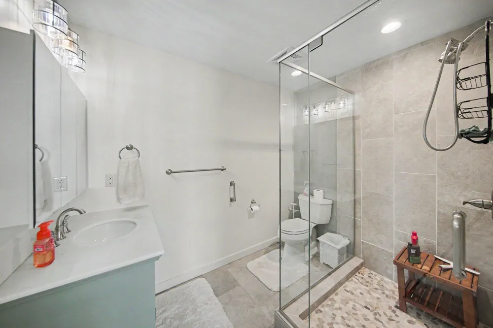 7572 Tucker Lane Leoni Township, MI 49201