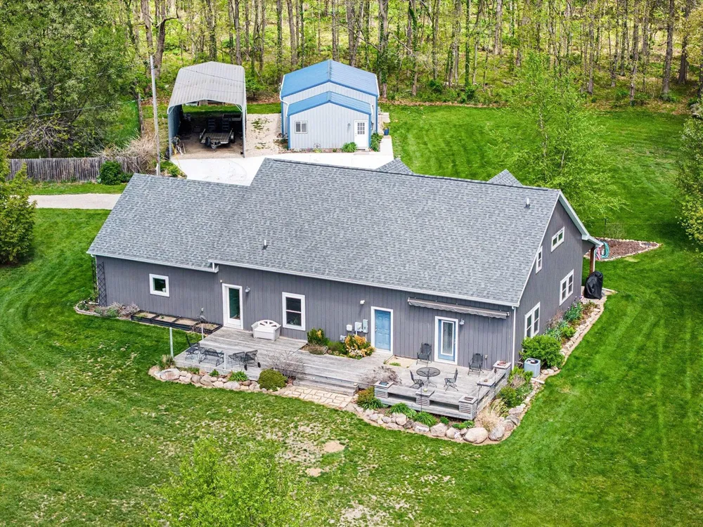 7572 Tucker Lane Leoni Township, MI 49201