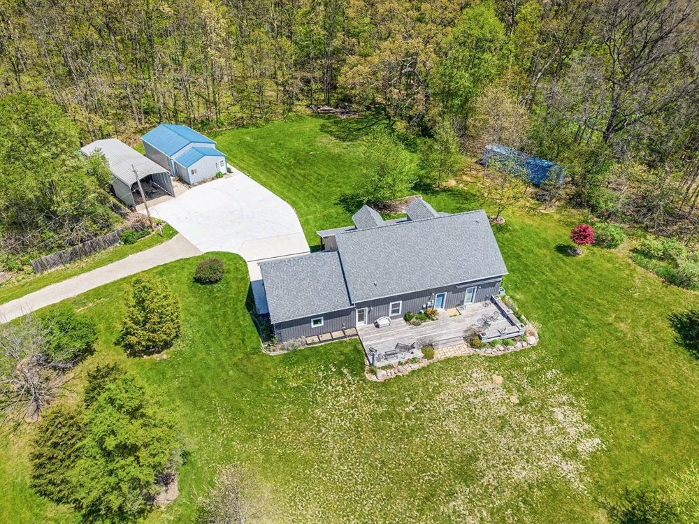 7572 Tucker Lane Leoni Township, MI 49201