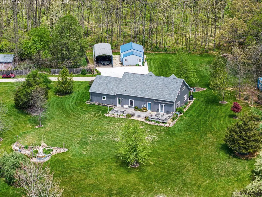 7572 Tucker Lane Leoni Township, MI 49201